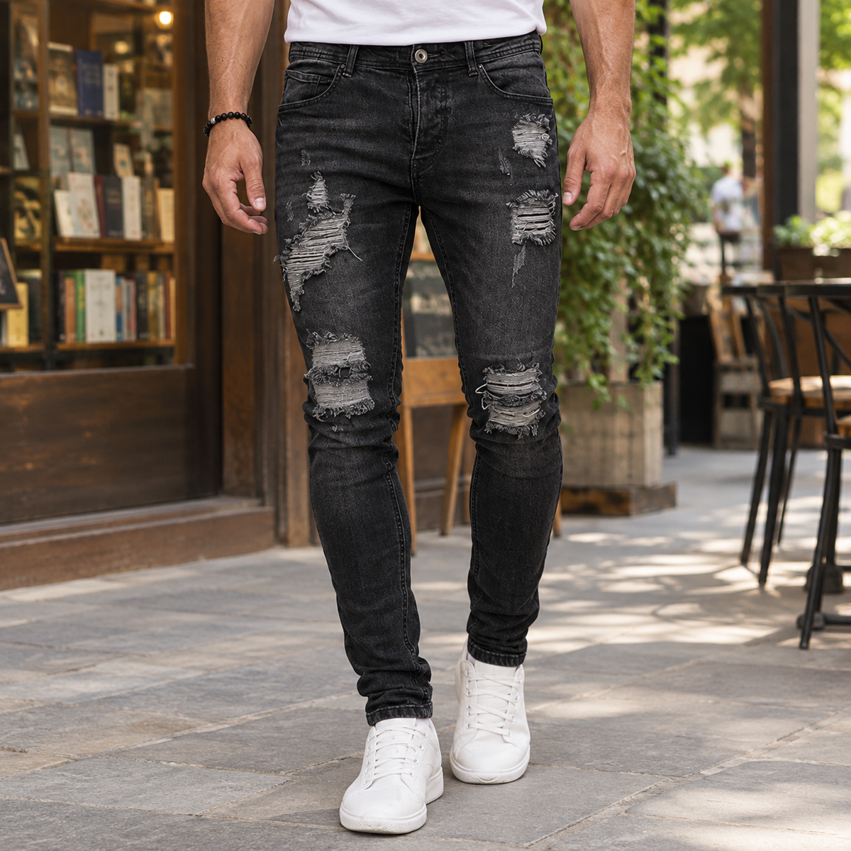 Men's slim fit distressed jeans in black